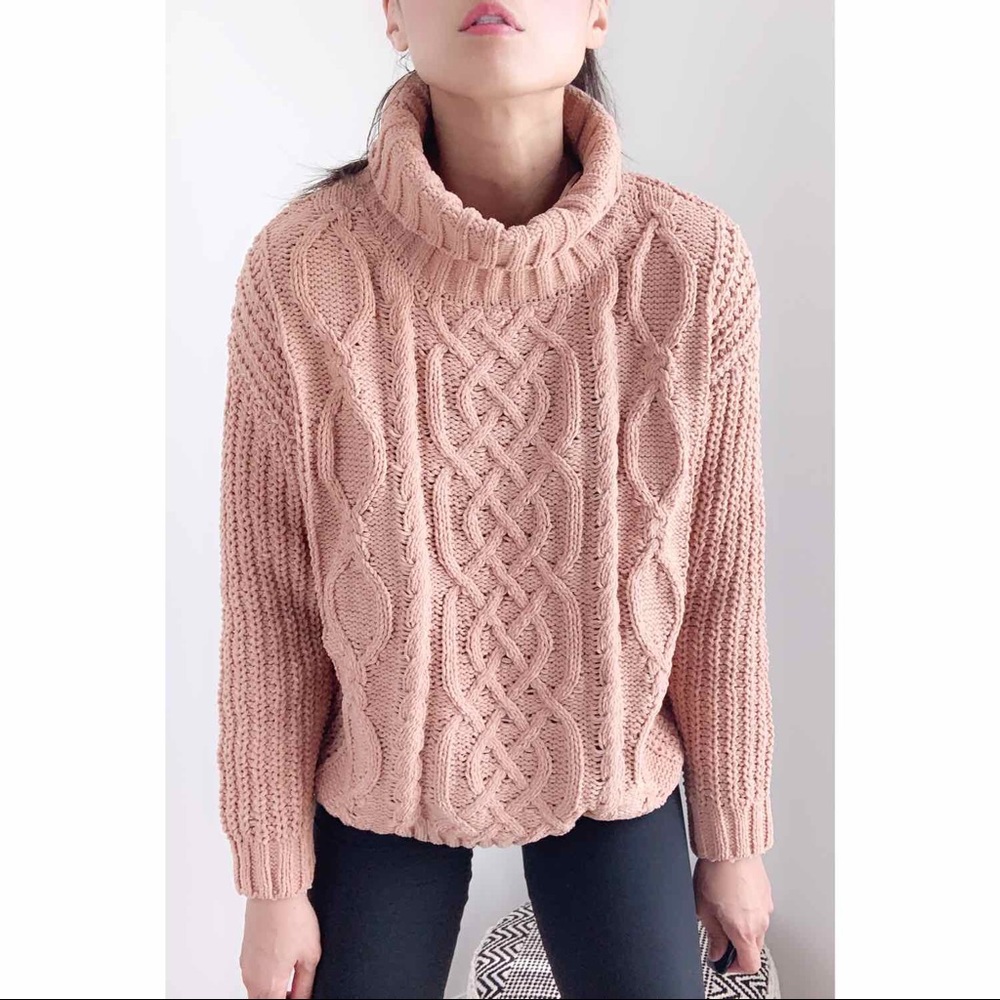 CHUNKY CABLE KNIT TURTLENECK SWEATER - NUDE PINK - Picture 2 of 9